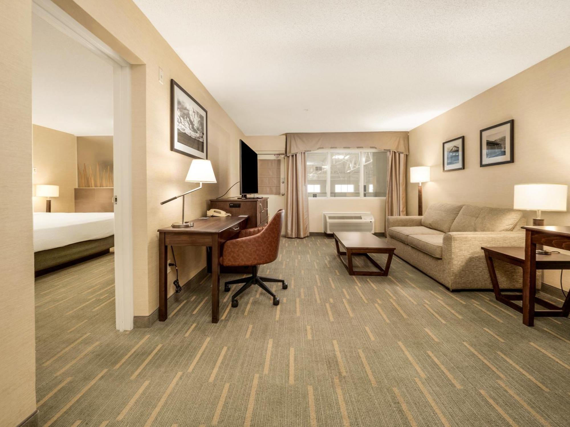 Holiday Inn Lethbridge By Ihg Exterior photo
